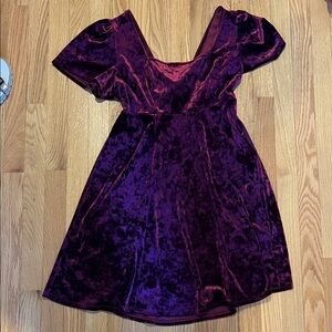 Live To Be Spoiled Juniors Wine Red Velvet Dress.
Size L.